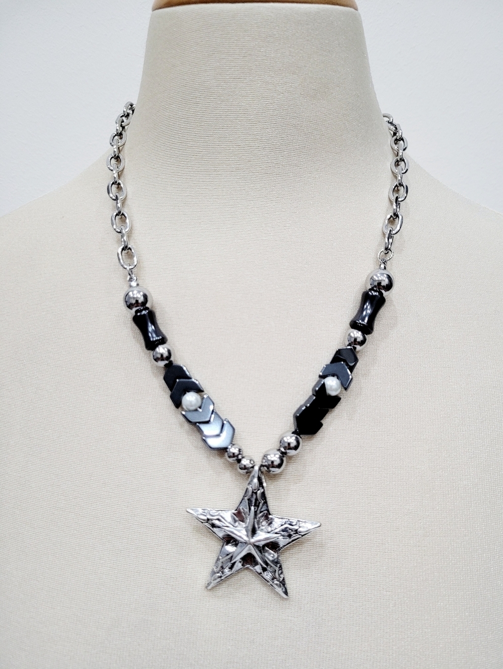 Brand New Stainless Steel Magnetic Stone Star Pendant Necklace